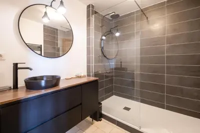 Salle de bains dans l'établissement A l'Ombre d'Azay - Demeure d'Hôtes - GuestHouse