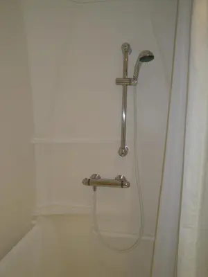 Salle de bains dans l'établissement Cit'Hotel Talencia