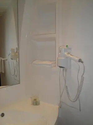 Salle de bains dans l'établissement Cit'Hotel Talencia