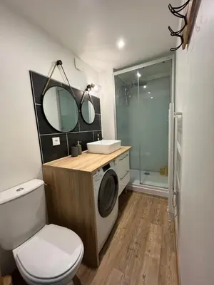Salle de bains dans l'établissement Le Duplex Chartrain - Séjour au cœur de Blois
