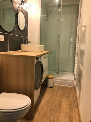 Salle de bains dans l'établissement Le Duplex Chartrain - Séjour au cœur de Blois