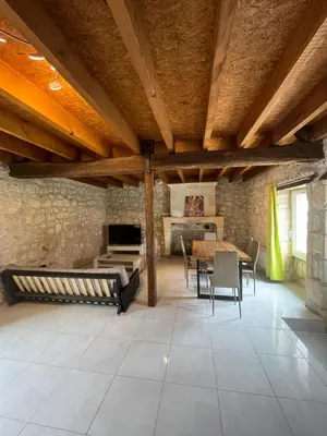 Coin salon dans l'établissement La Maison des Cochards - vue sur le Cher à 5 minutes de beauval