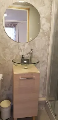 Salle de bains dans l'établissement Gîte Des Quinconces