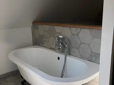 Salle de bains dans l'établissement Charmant Gîte Campagnard près du Mans - Calme, Confort et Commodités à Proximité - FR-1-410-327