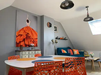 Coin salon dans l'établissement SUPERLOGIS - Sous Les Toits - T2- 3étoiles - BLOIS-HYPERCENTRE 1 chambre 4 personnes