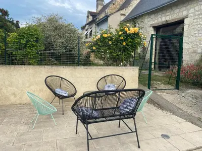 Balcon ou terrasse dans l'établissement Studio Indre climatisé, La halte de Cuzé, aux abords de la Loire à vélo