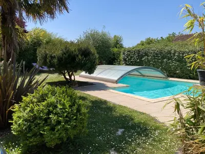 Piscine de l'établissement Le chemin de la Loire ou située à proximité