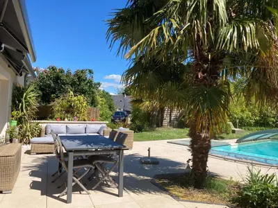 Piscine de l'établissement Le chemin de la Loire ou située à proximité