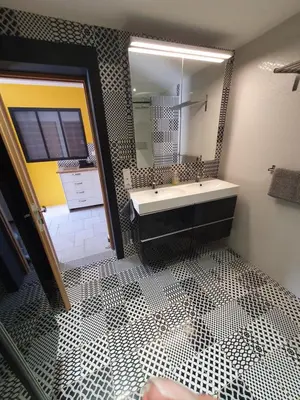 Salle de bains dans l'établissement Bel appartement spacieux et confortable idéalement situé