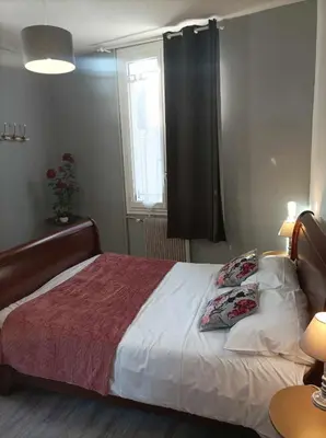 Un ou plusieurs lits dans un hébergement de l'établissement La Boussole - Maison meublée 3 chambres 6 pers.