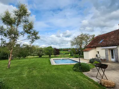 Piscine de l'établissement Longère Pierre de Ronsard ou située à proximité