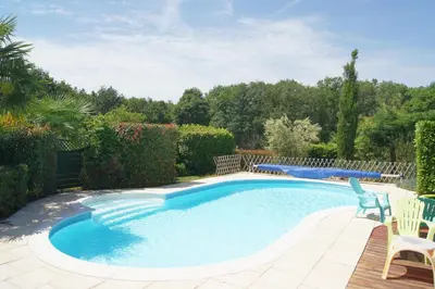 Piscine de l'établissement Chambres d hôtes de la Mauguinière ou située à proximité