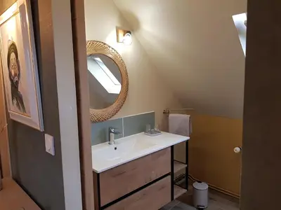 Salle de bains dans l'établissement Chambres d hôtes de la Mauguinière
