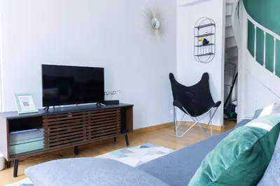 Télévision ou salle de divertissement dans l'établissement La Récrée des Pandas Maison de ville 6pers, Châteauvieux, Zoo de Beauval, Châteaux de la Loire