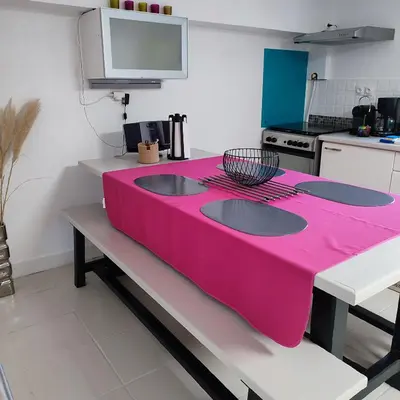 Cuisine ou kitchenette dans l'établissement Une - Halte Entre Les Ponts - en toute simplicité