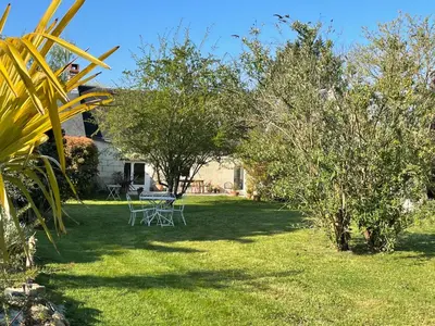 Jardin de l'établissement Chambres d hôtes avec Piscine et Spa La Folière Saumur