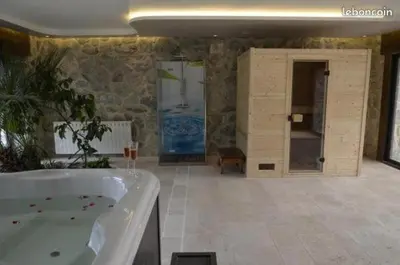 Salle de bains dans l'établissement Appartement à la campagne avec piscine