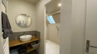Salle de bains dans l'établissement LA MAISON DE TRIBOULET Chambres et table d'hôtes -Amboise-