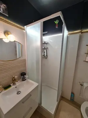 Salle de bains dans l'établissement Le Lude Land Musée