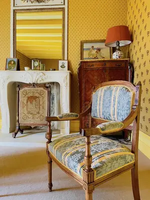 Coin salon dans l'établissement Château de Ré