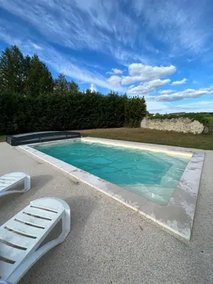 Piscine de l'établissement Le Clos De La Croix Verte - 3 maisons à louer ou située à proximité