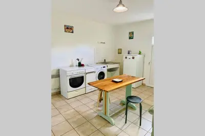 Cuisine ou kitchenette dans l'établissement Chez Dedette