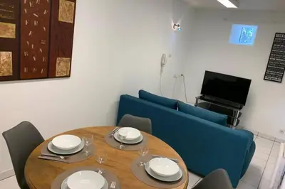 Télévision ou salle de divertissement dans l'établissement Studio 
