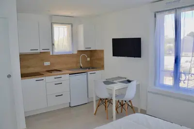 Cuisine ou kitchenette dans l'établissement Les Forges studio étage