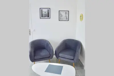 Coin salon dans l'établissement Les forges 2 pièces RDC