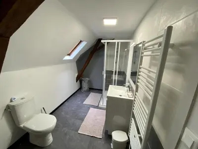 Salle de bains dans l'établissement Le Plessis