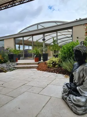 Jardin de l'établissement La coudraie votre maison de vacances en famille