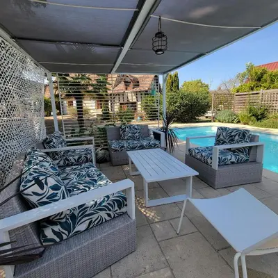 Piscine de l'établissement En pleine campagne, proche du Mans - chambre d'hôtes ou située à proximité