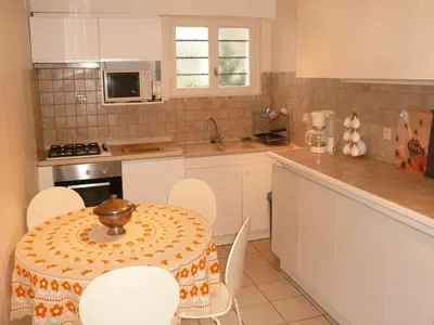 Cuisine ou kitchenette dans l'établissement Appartement Centre Ville Tours