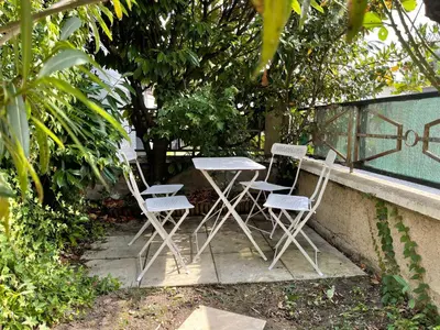 Jardin de l'établissement Le Mans - Au Calme - Stationnement Facile - Proche Centre Ville et Gare