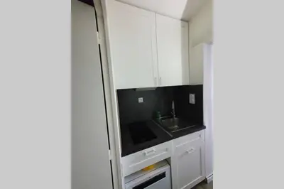 Cuisine ou kitchenette dans l'établissement Appartement Loire et Château, Hyper Centre, vue Loire, Linge inclus, 3ème étage