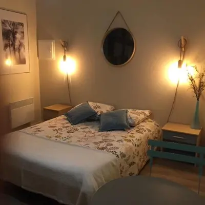 Un ou plusieurs lits dans un hébergement de l'établissement Chambre dans dépendance Maison de Ville + abri vélos