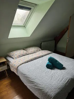 Un ou plusieurs lits dans un hébergement de l'établissement 