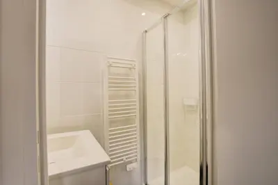 Salle de bains dans l'établissement Le Modernisme - Tours