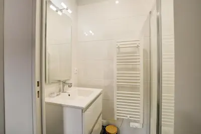 Salle de bains dans l'établissement Le Modernisme - Tours