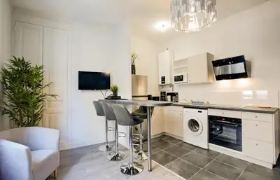Cuisine ou kitchenette dans l'établissement Le Modernisme - Tours