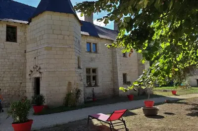 Jardin de l'établissement LE COMPOSTELLE PRIEURE GITE LES MEDIEVALES