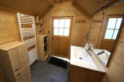 Salle de bains dans l'établissement KOTAs Accueil Vélo - entre Blois et Amboise - Chez Flo & Marc