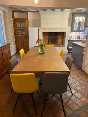 Cuisine ou kitchenette dans l'établissement La Charmeraie : gîte de charme, piscine et spa