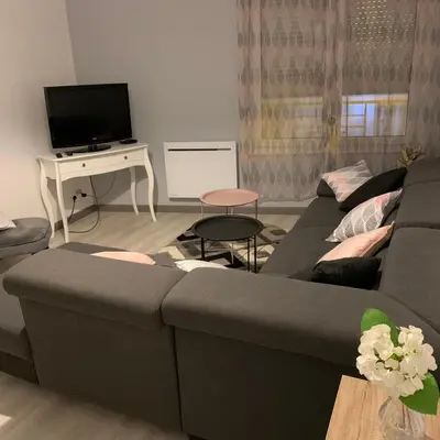 Télévision ou salle de divertissement dans l'établissement Appartement 4 PERSONNES EMPLACEMENT IDEAL PROCHE DES 24H ET GARE