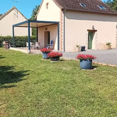 Corps de ferme restauré avec terrasse
