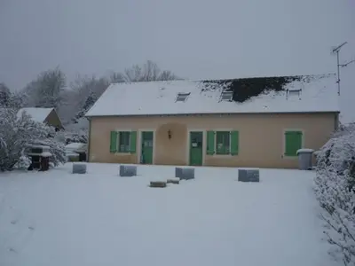 L'établissement Ancien corps de ferme restauré avec jardin clos, proche A11, 3 chambres, barbecue, calme garanti - FR-1-410-343 en hiver
