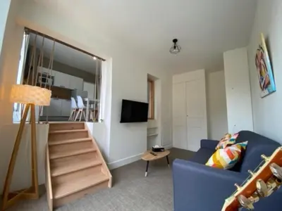 Télévision ou salle de divertissement dans l'établissement École 102