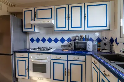 Cuisine ou kitchenette dans l'établissement LeSaumurTranquille - Les VioIettes