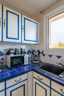 Cuisine ou kitchenette dans l'établissement LeSaumurTranquille - Les VioIettes