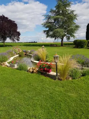 Jardin de l'établissement A la Campagne ,Halte ,Séjour et Détente